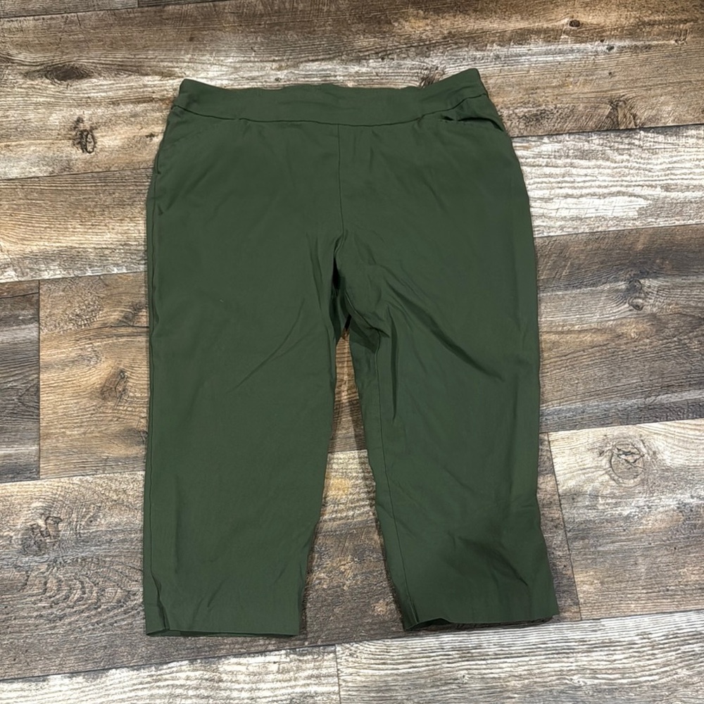 Dark Green Cropped Pants